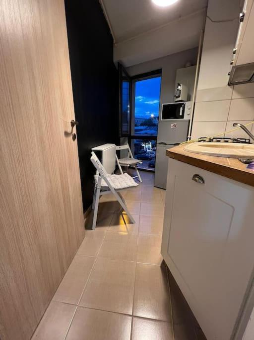 Studio Downtown Lägenhet Bukarest Exteriör bild